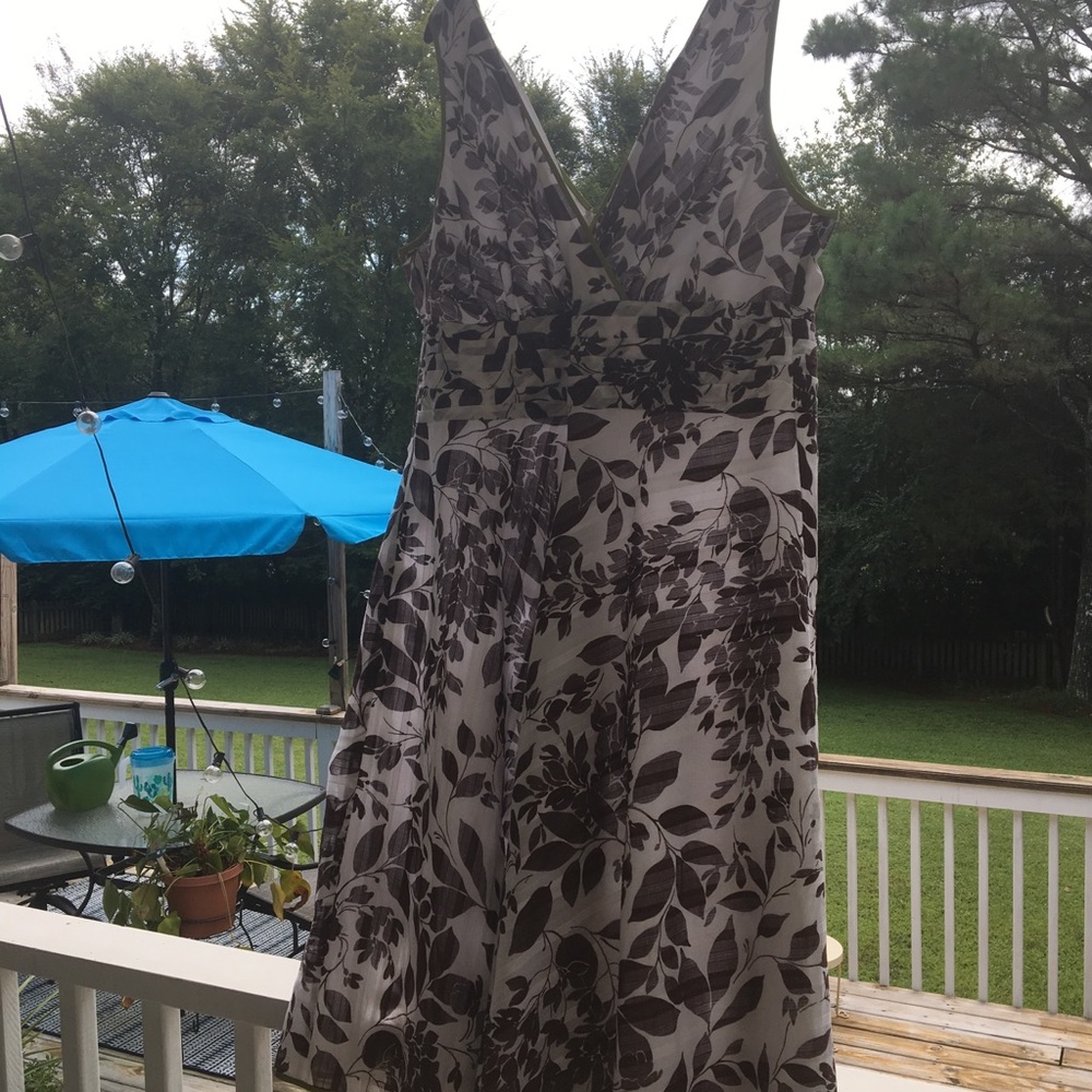 Dress - Picture 3 of 7